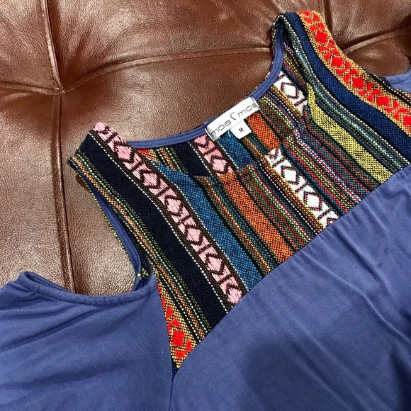 Cold shoulder t-shirt - Picture 3 of 4